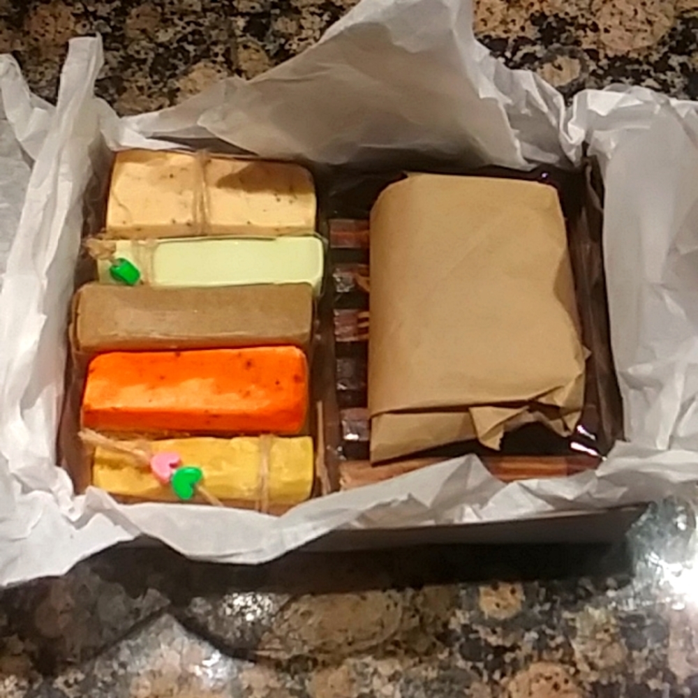 Autumn 2021 Sample Gift Box